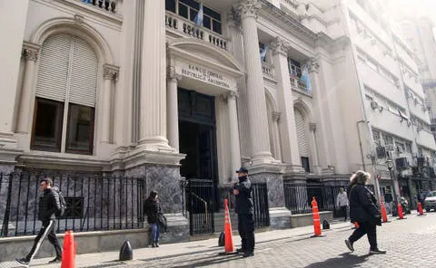 milei-busca-acumular-reservas-la-cuenta-capital-engrosar-el-banco-central