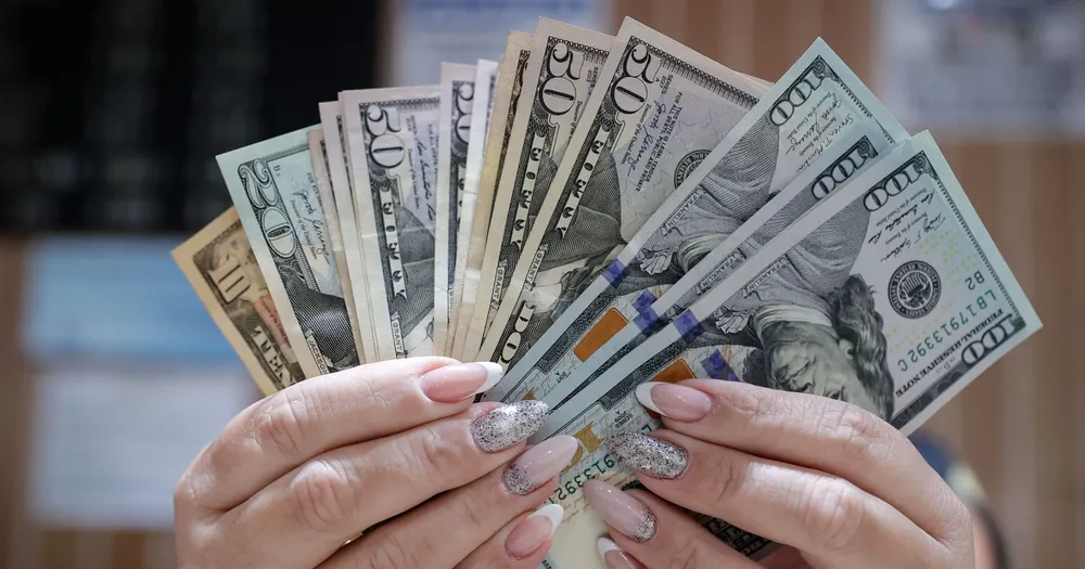 el-bcra-compro-40-millones-dolares-su-intervencion-ayer-y-ya-son-127-millones-esa-divisa-el-lunes